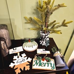 Festive Holiday Decor Set